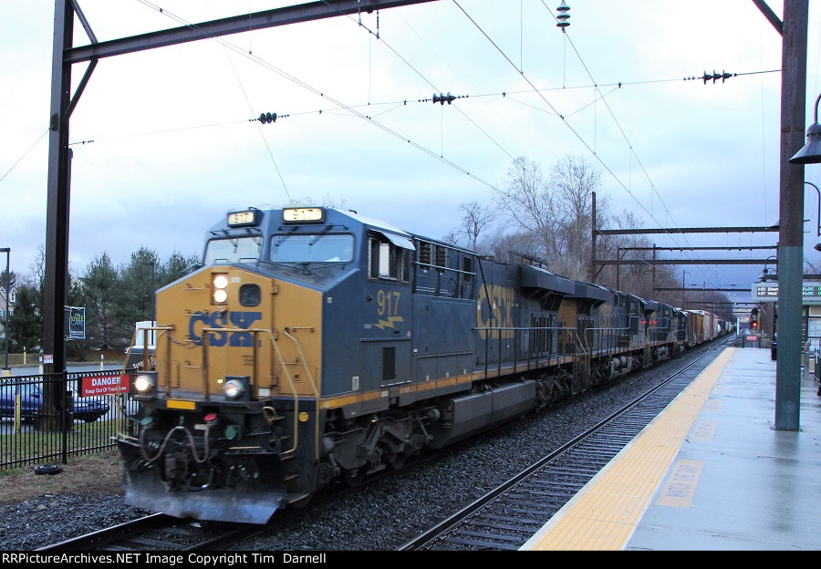 CSX 917 leads Q438